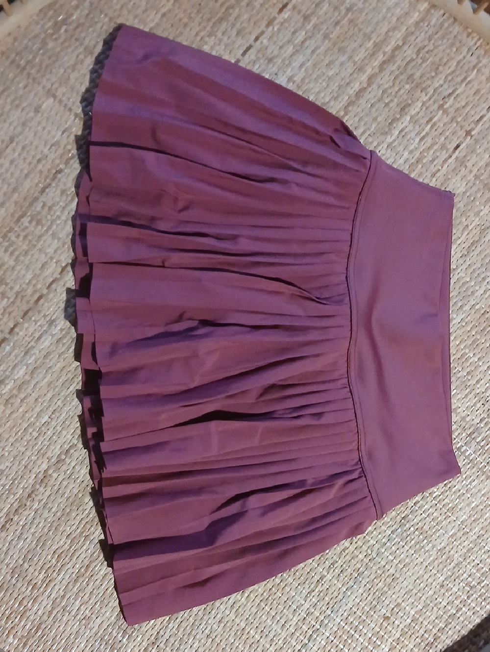ALO Yoga Pleated Skort - Mauve Plum